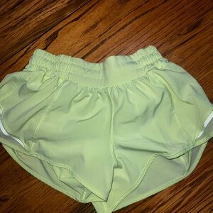 Lulu Lemon 2 1/2 in hotty hot shorts